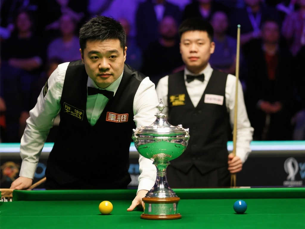 中国斯诺克世锦赛首冠之争：丁俊晖自荐，赵心童获众人看好